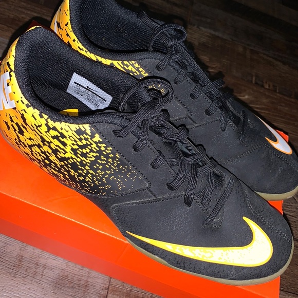 women's indoor soccer shoes sale